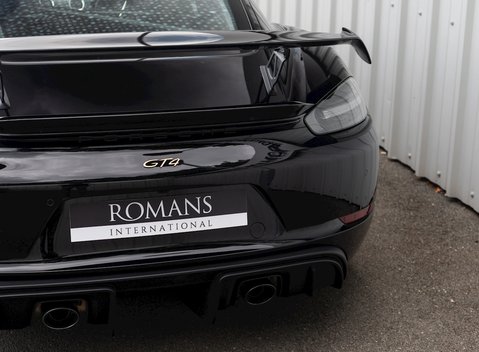 Porsche 718 Cayman GT4 25