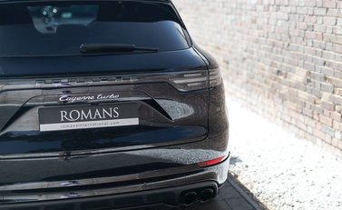 Porsche Cayenne Turbo 24