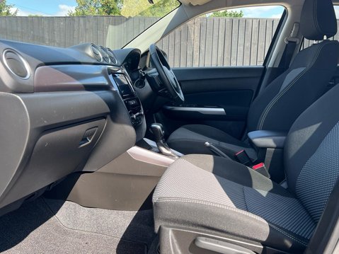 Suzuki Vitara SZ-T 19