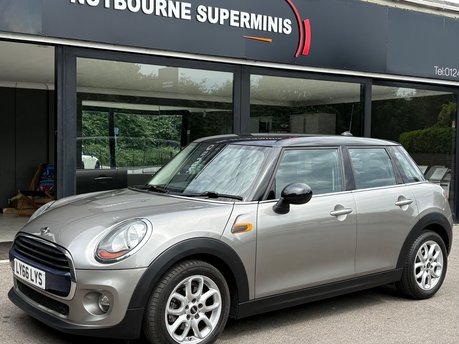 Mini Hatch Cooper 1.5 Petrol Automatic Pepper / Media XL 5 door + SAT NAV + LEATHER