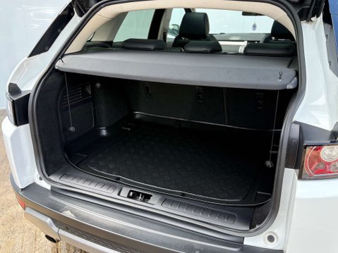 Land Rover Range Rover Evoque 2.2 Range Rover Evoque Pure SD4 4WD 5dr 30