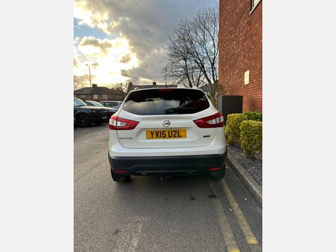 Nissan Qashqai 1.5 dCi Tekna 2WD Euro 5 (s/s) 5dr 4
