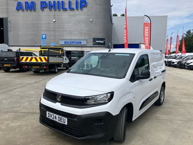 Vauxhall Combo Combo Cargo Diesel 1.5 Turbo D 100ps Prime H1 Van 5