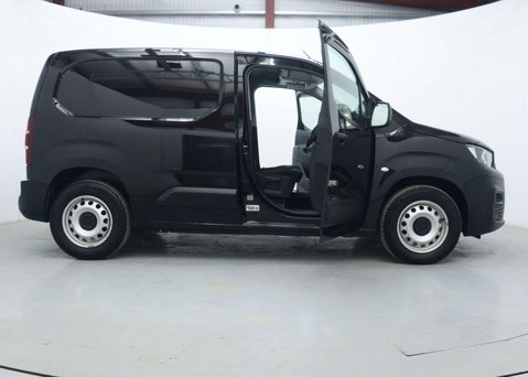 Peugeot e-Partner 800 50kWh Professional Premium + Standard Panel Van 5dr Electric Auto SWB ( 48