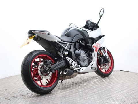 Suzuki GSX-8R GSX 800 FRQM4 GSX-8R 3