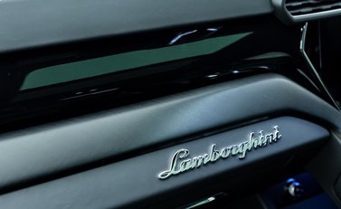 Lamborghini Urus 26