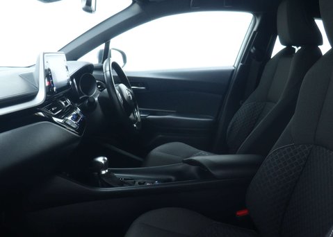 Toyota C-HR 1.8 VVT-h GPF Icon SUV 5dr Petrol Hybrid CVT Euro 6 (s/s) (122 ps) 44