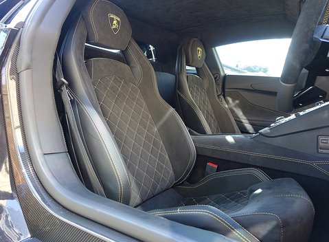 Lamborghini Aventador S 16