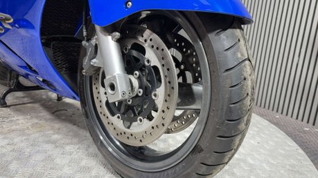 Kawasaki ZZR 2003 24K GOOD CLEAN CONDITION RUNNING PROJECT BIKE 12