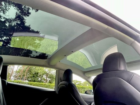 Tesla Model 3 STANDARD RANGE PLUS 18