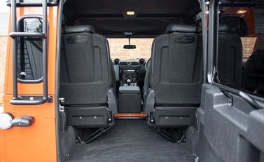 Land Rover Defender 90 Adventure Edition 29