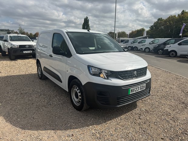 Peugeot e-Partner AUTO 50Kwh [SOLD KH] SWB L1H1 LR Professional Premium Plus Air Con Sensors 4