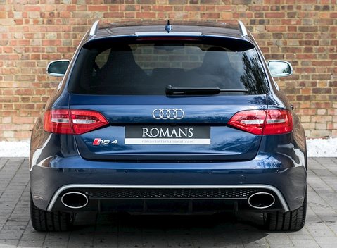 Audi RS4 Avant 5