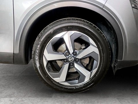 Nissan Qashqai 1.3 DIG-T MHEV N-Connecta SUV 5dr Petrol Hybrid Manual Euro 6 (s/s) (140 ps 10