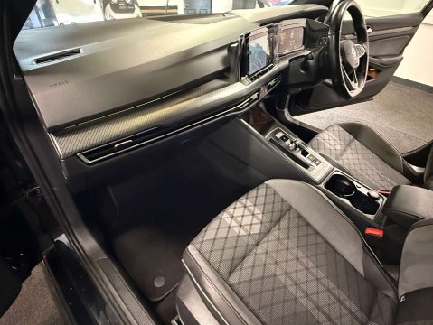 Volkswagen Golf 1.5 Golf R-Line eTSI Semi-Auto 5dr 54