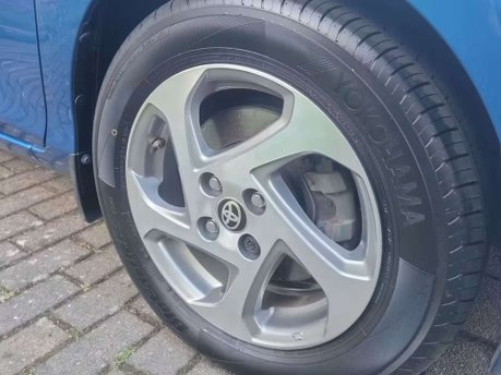 Toyota Yaris 1.5 VVT-h Icon Hatchback 5dr Petrol Hybrid E-CVT Euro 6 (101 ps) 27