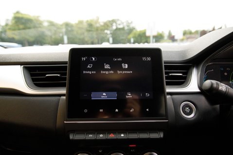Renault Captur TECHNO E-TECH 28