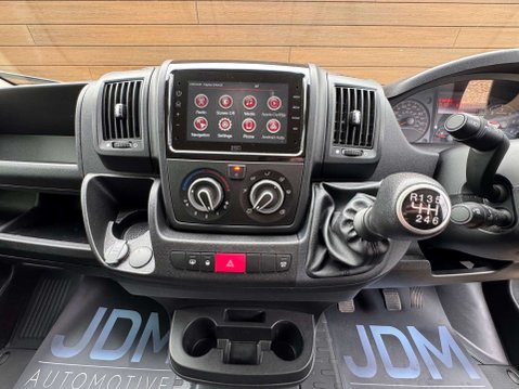 Peugeot Boxer 2.2 Boxer 435 Professional Premium Plus L4H2 BlueHDi 21