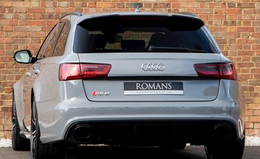 Audi RS6 Avant Performance 3