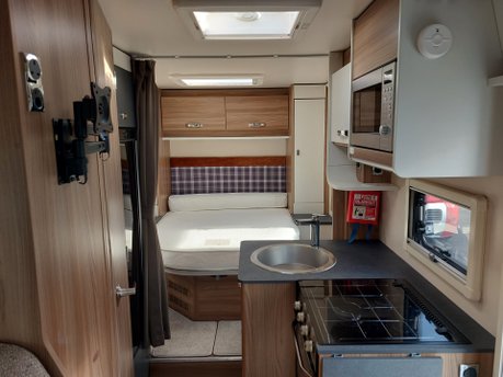 Swift Escape 694 2022 16