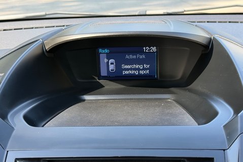Ford Kuga TITANIUM TDCI 2WD - 10 SERVICES - NEW MOT - NEW DISCS AND PADS ALL ROUND 37
