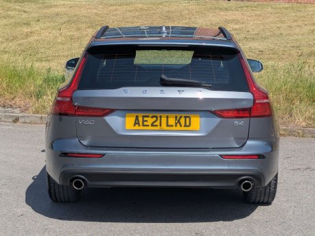 Volvo V60 2.0 V60 Momentum B4 MHEV Auto 5dr 11