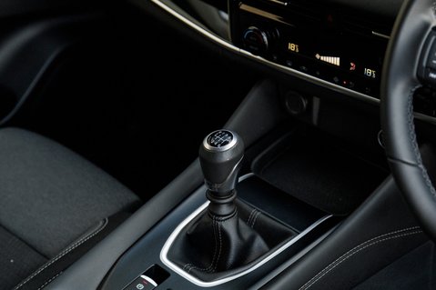 Nissan Qashqai DIG-T N-CONNECTA MHEV 31