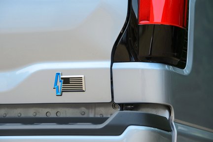 Ford Lightning Lariat Electric 26