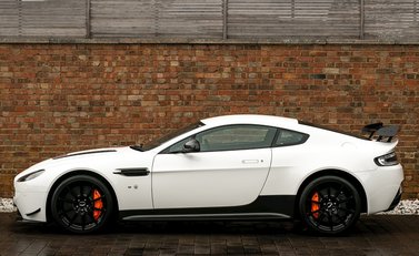 Aston Martin V12 Vantage AMR 2