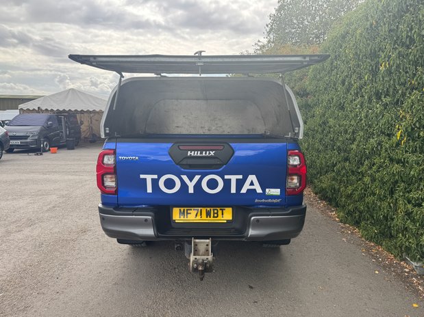Toyota Hilux Invincible X | Auto | 2.8 LT | Double Cab | Sensors | EURO 6 | NO VAT 9