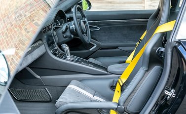 Porsche 911 (991.2) GT3 13