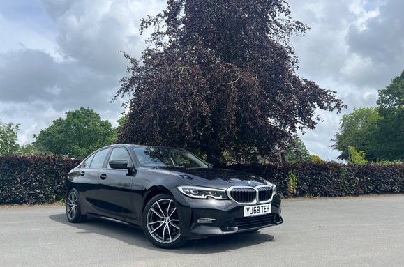 BMW 3 Series 318D SPORT 2