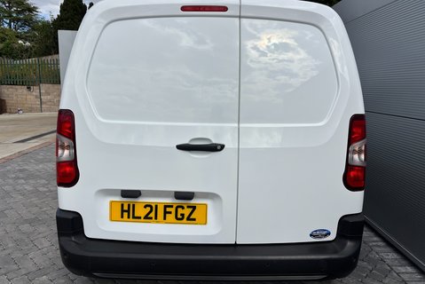 Vauxhall Combo L1H1 2300 100 ps Dynamic Panel Van - No VAT 13