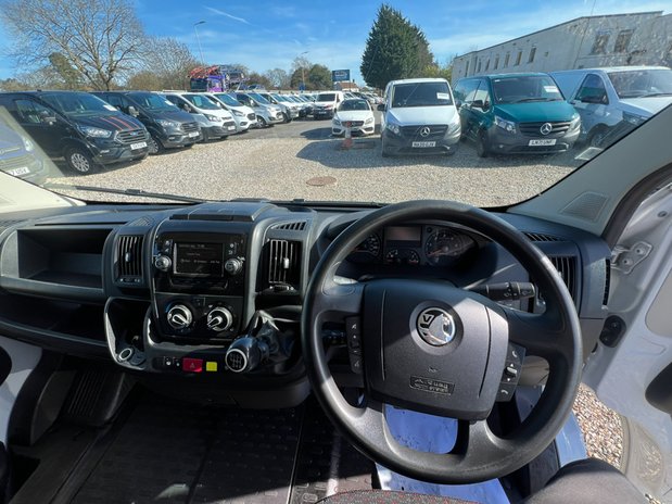Vauxhall Movano LWB L3H2 (SOLD) Medium Roof F3500 Air Con Nav Tow Bar EURO 6 NO VAT 42