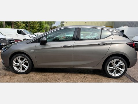 Vauxhall Astra 1.6 CDTi ecoFLEX SRi Nav Hatchback 5dr Diesel Manual Euro 6 (s/s) (110 ps) 18