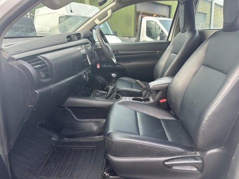 Toyota Hilux ACTIVE 4WD D-4D S/C 17