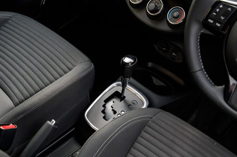 Toyota Yaris VVT-I ICON TECH 30