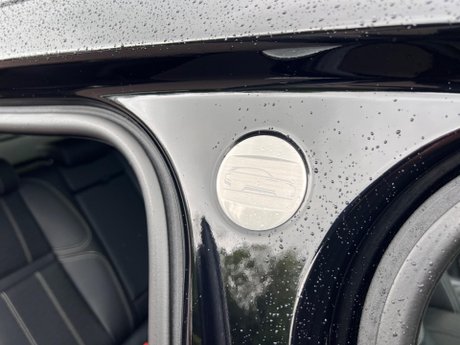 Land Rover Range Rover Velar 2.0 D240 R-Dynamic HSE Auto 4WD Euro 6 (s/s) 5dr 76