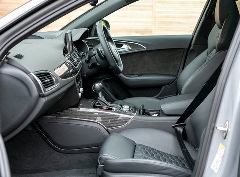 Audi RS6 Avant Performance 16