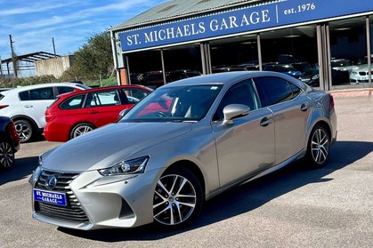 Lexus Is 2.5 IS 300h Advance CVT 4dr