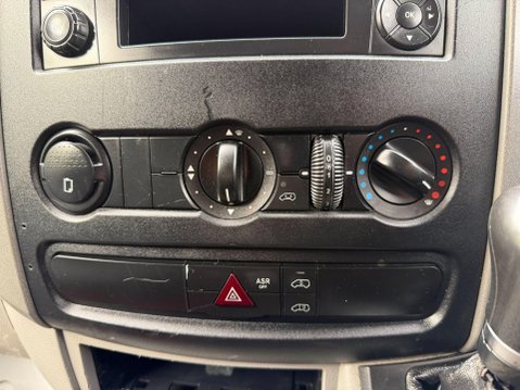Mercedes-Benz Sprinter 2.1 313 CDi BlueEFFICIENCY Panel Van 4dr Diesel 7G-Tronic RWD L4 H3 (197 g/ 26