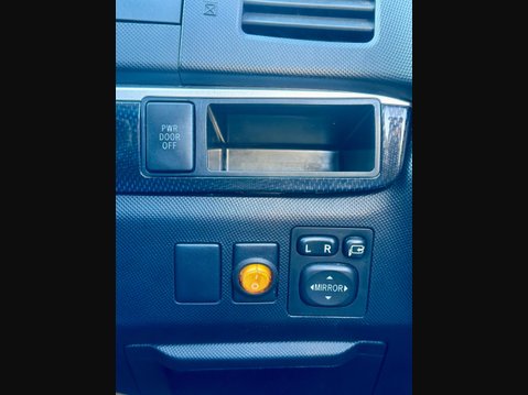 Toyota Estima 46