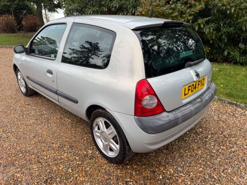 Renault Clio 1.6 Clio Dynamique 16v 3dr 4