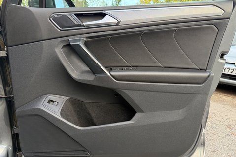 Volkswagen Tiguan R-LINE TDI BMT 4MOTION DSG -RARE LEATHER -DYNAUDIO -TOWBAR -APPLE CARPLAY  40