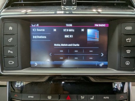 Jaguar XE 2.0 XE Portfolio i Auto 4dr 65