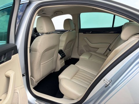 Skoda Superb 2.0 Superb Laurin & Klement TSi Semi-Auto 5dr 61