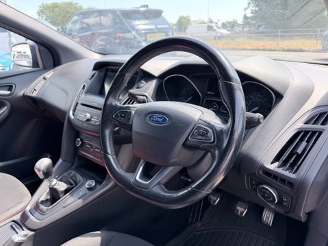 Ford Focus 1.0 ST-LINE NAVIGATION 10