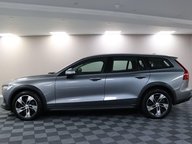 Volvo V60 B4 CROSS COUNTRY AWD MHEV 17