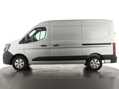 Renault Master MM35 Blue dCi 150 Advance Medium Roof Van MY26 8