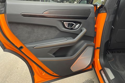 Lamborghini Urus V8 - ORANGE -AKRAPOVIC EXHAUST -PAN ROOF -B&O-MASSAGE SEATS-BLIND SPOT -ACC 34